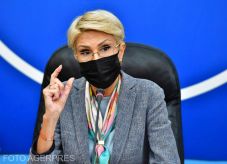 Meghosszabbítja a kormány a kényszerszabadságot és gyerekfelügyeleti szabadságot is biztosít