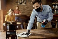 Cîţu: a szállodák, éttermek és kávézók 6 ezrelékes fertőzöttségi ráta fölött is működhetnek majd