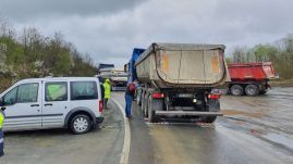 Mentesülhetnek a karantén alól a beoltott vagy negatív teszteredményű tehergépkocsi-vezetők