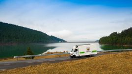 Vandoor – mozgó bolt juttatja el a székelyföldi helyi termékeket a bukaresti vásárlókhoz