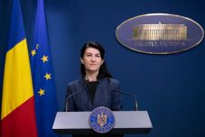 Kiakadt az Orban-tábor a háttérben a PSD-vel alkudozó Cîțura