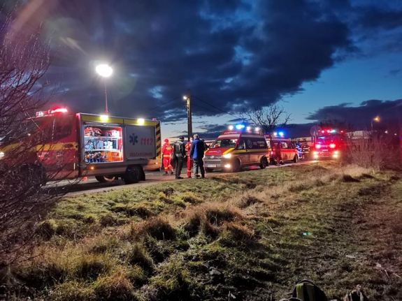 Négy autó ütközött az Olt völgyében, kilenc ember megsérült