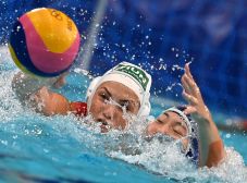 Kikapott Kínától, de másodikként továbbjutott csoportjából a női vízilabda-válogatott