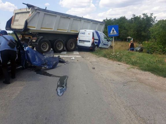 Hárman meghaltak és négyen megsérültek egy Temes megyei balesetben