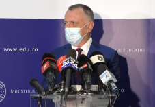 Személyes jelenléttel kezdődne az iskola a miniszter tervei szerint