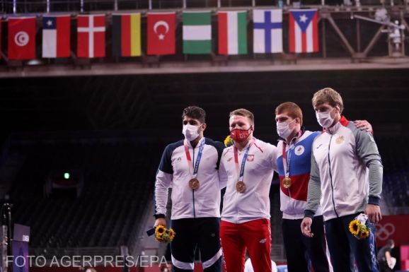 Tokió 2020: nem vette át az ezüstérmet az örmény birkózó