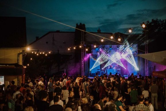 SZFÉRA kortárs művészetek tere: bőséges felhozatallal pótolják az egy év kimaradást