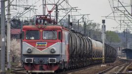 Életveszélyesen megégett egy 15 éves lány egy vonat tetején