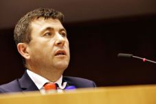 Borboly Csaba: a kormány beruházási politikáján kellene változtatnia Ludovic Orbannak
