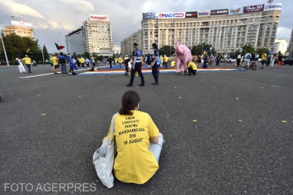 A felelősök elszámoltatásáért demonstráltak Bukarestben a diaszpóra-tüntetés évfordulóján