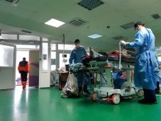 Szaktárca: az állami kórházakban dolgozó orvosok 70 százaléka be van oltva