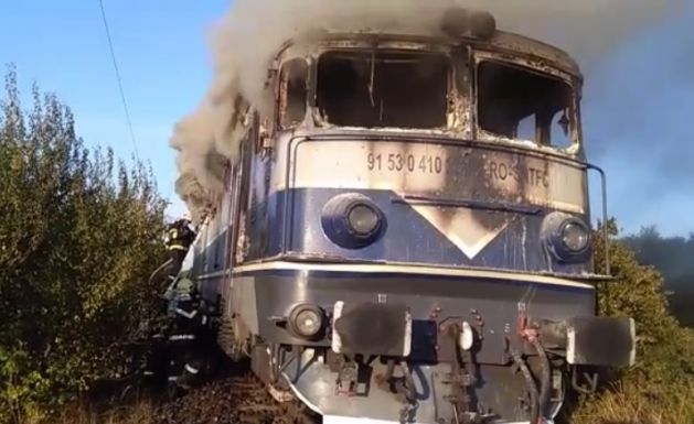Lángra kapott egy Arad és Temesvár között járó vonat mozdonya
