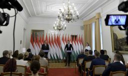 Szijjártó: a külpolitika mindenkori fókuszában kell lennie a határon túli magyarok támogatásának