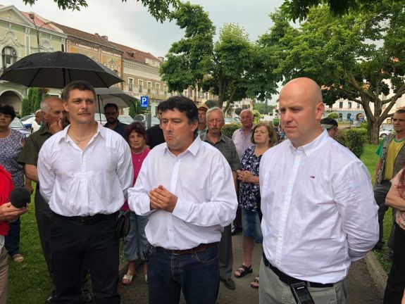 Szabálysértésnek minősítette a csendőrség Beke István és Szőcs Zoltán sajtótájékoztatóját