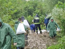 Több mint 140 lakóházat árasztott el a víz Brassó egyik városnegyedében