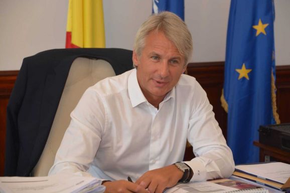Beperelte a miniszterelnököt Eugen Teodorovici volt pénzügyminiszter