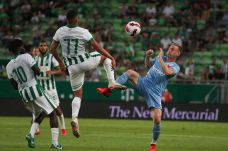 BL-selejtező: rámosolygott Fortuna a Fradira, kétgólos siker a Slavia ellen