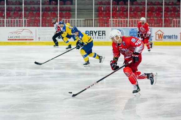 Jégkorong: Vezet a Csíkszereda, söpréssel jutott a döntőbe a Brassó