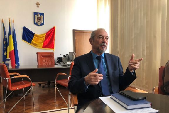 Búcsúzóul „rúgott” még egyet a háromszéki önkormányzatokba a volt prefektus