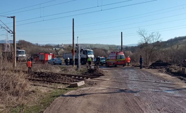 Kamiont ütött el a vonat a háromszéki Málnáson – sérülés nem történt