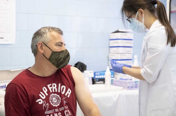 Ötvenötezer személy kapta meg a COVID-19 elleni vakcinát az elmúlt 24 órában