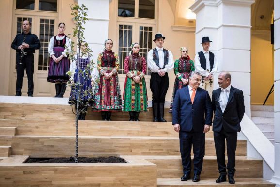 Húsz éves a budapesti Hagyományok Háza - nemzetpolitikai lapszemle
