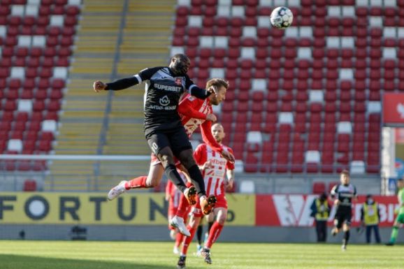 FRISSÍTVE – Liga 1: a szebenieknek állt a zászló pénteken az alsóházban
