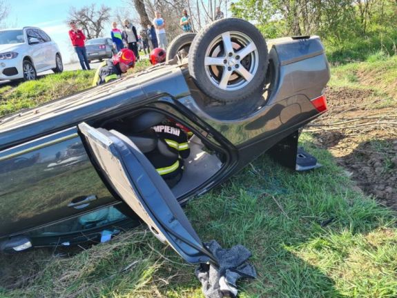 Mentőhelikoptert hívtak az Arad megyei baleset áldozataihoz