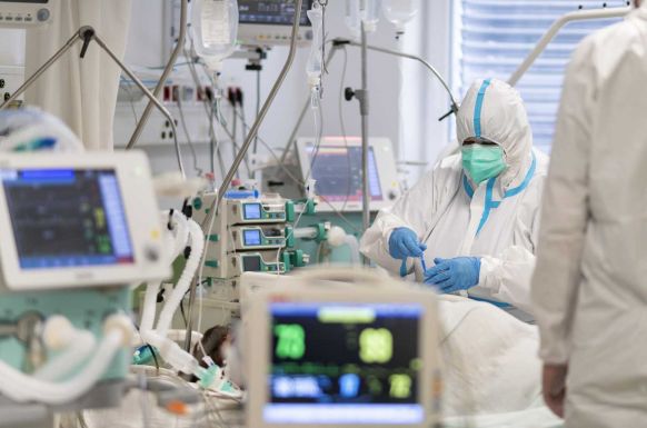 Koronavírus: kétszáznál több személy hunyt el Magyarországon 24 óra alatt