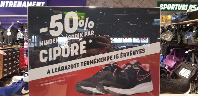 Kétnyelvűség a kereskedelemben: főként az üzletvezetőn múlnak a magyar feliratok