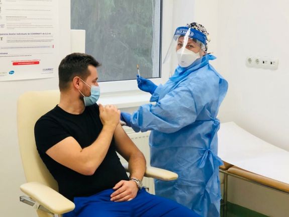 Több vállalat saját költségén oltatja be alkalmazottjait a kolozsvári ipari parkban