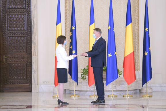 Letette hivatali esküjét az új egészségügyi miniszter