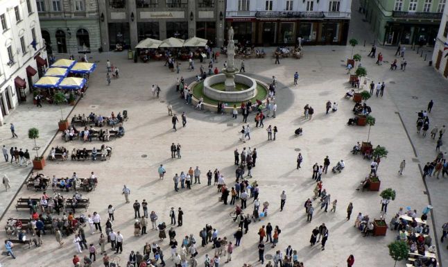 Szlovákia enyhít a korlátozásokon, megnyithatnak az üzletek