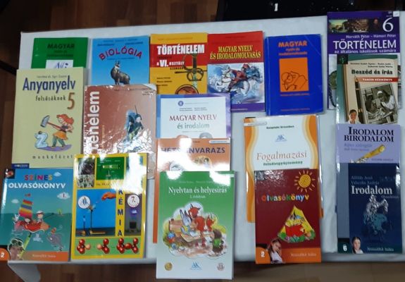 Taneszközökkel támogatja Hargita megye a Krassó-Szörény megyei szórványközösséget