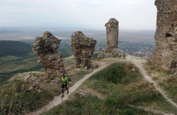 Májustól megnyitják a túraútvonalakat Arad megyében