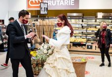 Szupermarketben szervezett esküvőt egy sepsiszentgyörgyi pár