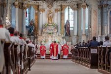 Nagypénteken Jézus kereszthalálára emlékeznek a keresztények