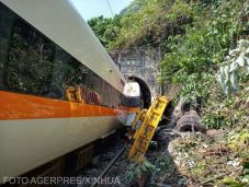 Kisiklott az alagútban egy tajvani vonat, közel ötvenen meghaltak