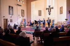 Idén nem maradtak el, de alig két órát tartottak a Szent György Napok