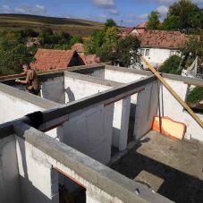 Nemzetközi adománygyűjtés: szociális lakásokat építenek Csíkszeredában