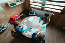 Tanácsadás, megelőzés, rehabilitáció: ismertette éves tevékenységét a marosvásárhelyi szociális igazgatóság 