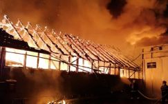 Összefogott a konkurencia a tűzkárosult szászrégeni bútorgyár megsegítésére