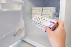 Románia folytatja az oltást az AstraZeneca koronavírus elleni vakcinájával