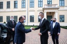 Szijjártó: új fejezet nyílik a magyar–román kapcsolatokban