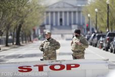 Rendőröket gázolt el egy ámokfutó a Capitoliumnál, lelőtték a támadót
