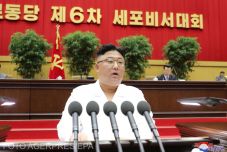 Kim Dzsongun elismerte: súlyos éhezés jöhet a vírus miatt Észak-Koreában