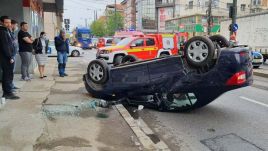 A járdán gázolt el egy gyalogost a lesodródó autó Temesváron