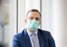 Németország nem ismeri el az EU-engedéllyel nem rendelkező vakcinával beadott oltásokat