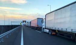 Kilométeres kamionsorok alakultak ki a román–magyar határon