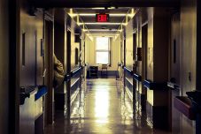 Holtan találtak egy orvosnőt az ügyeleti szobában